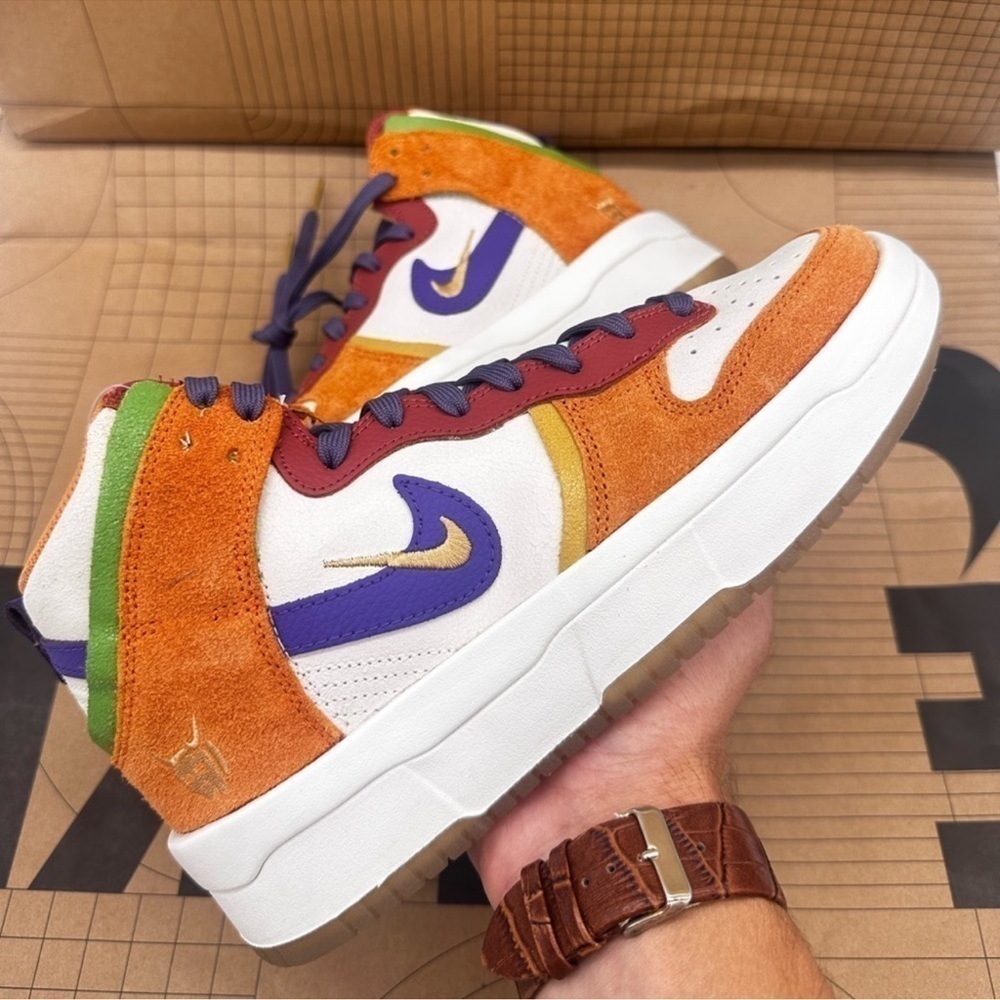 W NIKE DUNK HI SAIL/CANYON PURPLE - Picture 1 of 15